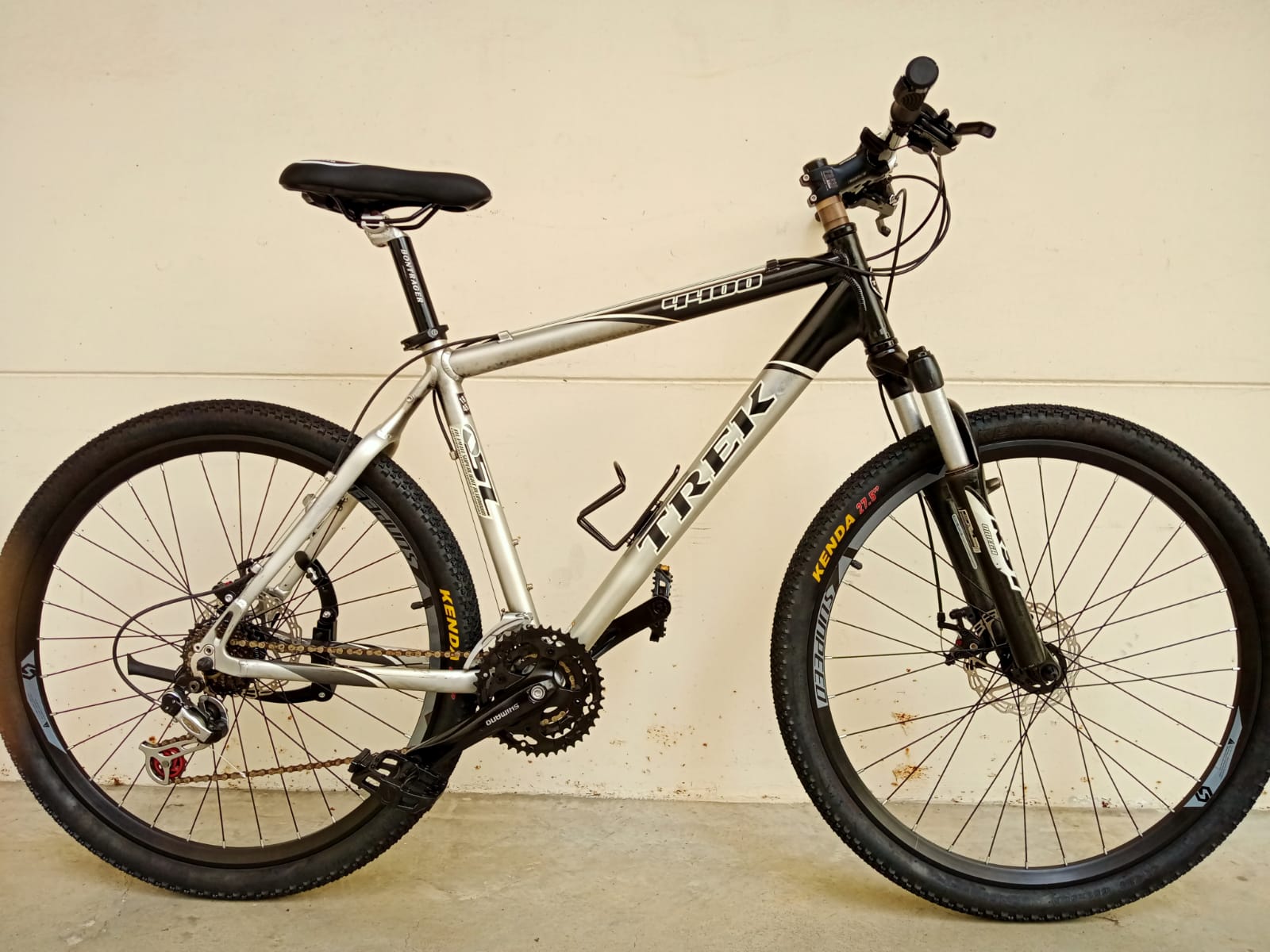 Trek 4300 best sale hardtail mountain bike