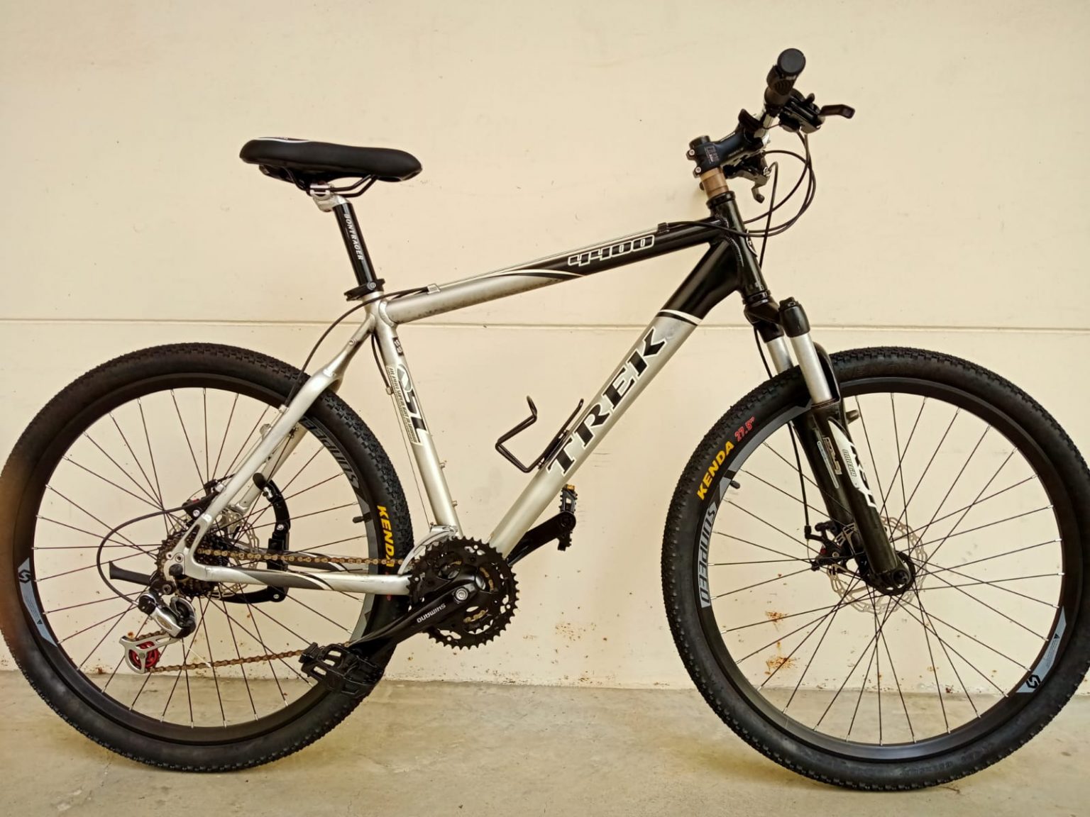 bicicleta trek 4400 e boa